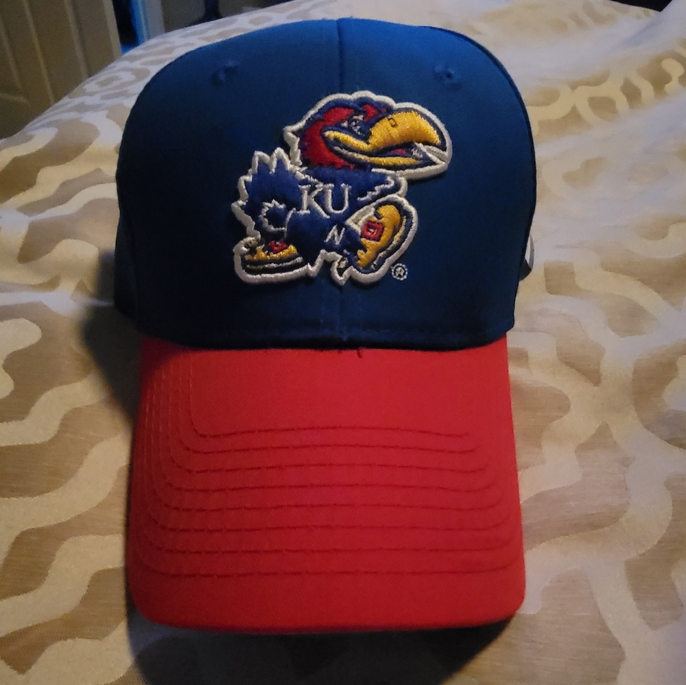 NWT Kansas JAYHAWKS BLUE & RED LOGO BASEBALL CAP/HAT.